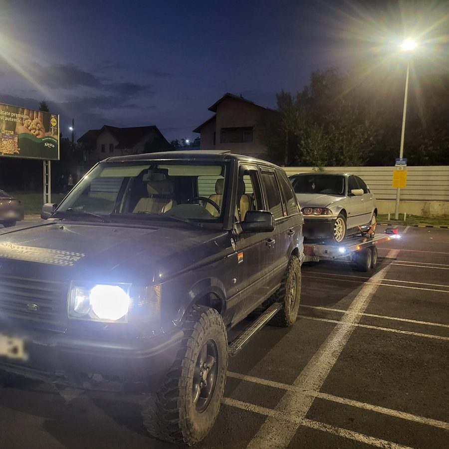 Autoturism tractat pe platforma MotoWorks